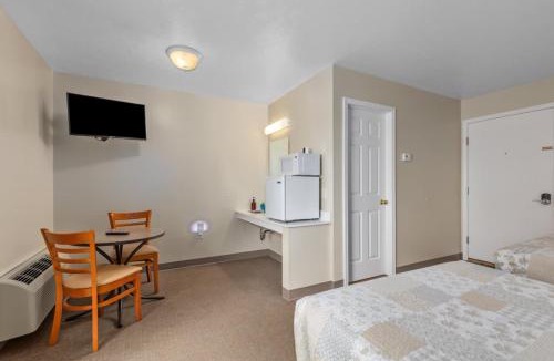 Lake City Hotel | 3 Comfort Combined Family Studios