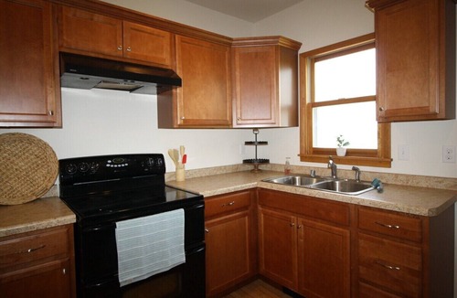 Fond du Lac House | 3 Level House for the whole family! Quiet 2 bedroom house sleeps 6!
