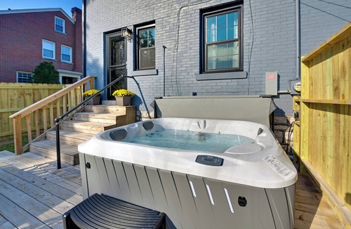 Lexington Apartment | 3 Mi to Dtwn: Updated Home w/Hot Tub in Lexington