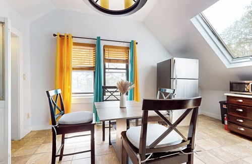 West Street - River Street Condo | 3 Mi to Franklin Park Zoo! Bright Residential Stay