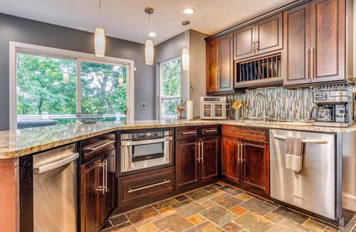 Wayne House | 3 Mi to Indianapolis Speedway! Modern Home w/ Yard