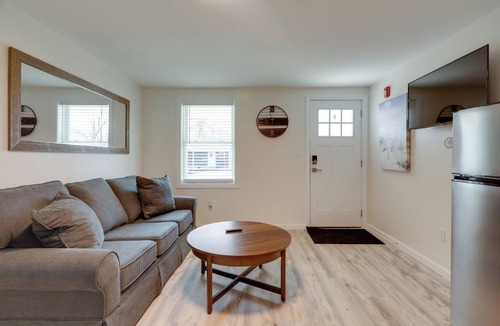 Wareham Apartment | 3 Mi to Onset Beach & Village! Pet-friendly Apt