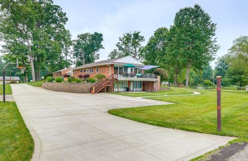 Canton House | 3 Mi to Pro Football Hall of Fame: Home w/Yard!