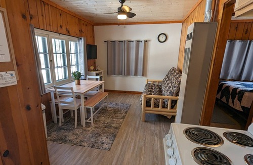 Park Rapids Cabin | 3* Riverfront Resort Cabin 3. Kayak, Swim, Adventure!