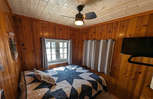 Park Rapids Cabin | 3* Riverfront Resort Cabin 3. Kayak, Swim, Adventure!