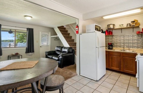 Mayfield Apartment | 3 Separate room with private balconies with stunning lake views
