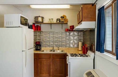 Mayfield Apartment | 3 Separate room with private balconies with stunning lake views