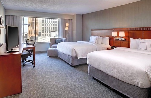 Downtown Detroit Hotel | 3-Star Hotel ∙ Courtyard by Marriott Detroit Downtown