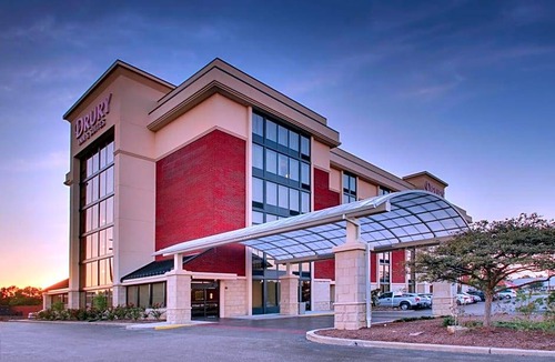 Evansville Hotel | 3-Star Hotel ∙ Drury Inn & Suites Evansville East