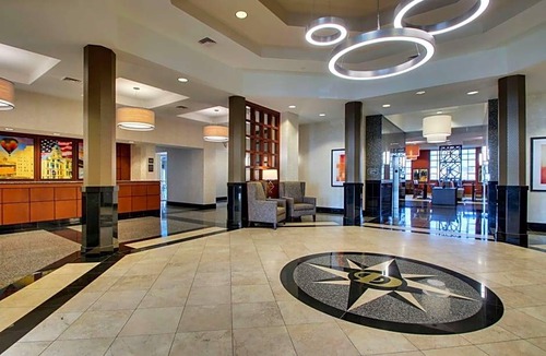 Findlay Hotel | 3-Star Hotel ∙ Drury Inn & Suites Findlay