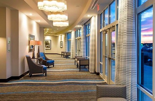 West Newton Hotel | 3-Star Hotel ∙ Holiday Inn Indianapolis Airport, an IHG Hotel