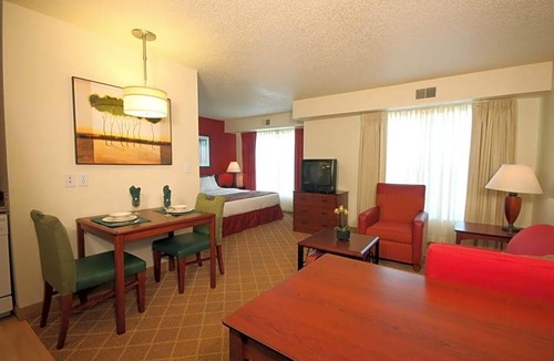 Flint Hotel | 3-Star Hotel ∙ Residence Inn by Marriott Flint Grand Blanc