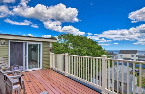 Hampton Condo | 3-Story Hampton Condo w/ Rooftop Ocean View!