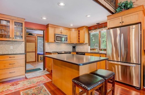 Bartlett Ski Chalet | 3 Story Mountainside Private Chalet - Storyland 1 mile, hike, waterfalls, ski