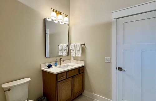 Garrison Apartment | #3 Yellow Lakeview Suite B