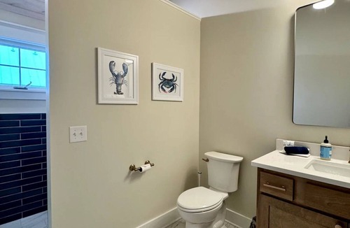 Garrison Apartment | #3 Yellow Lakeview Suite B