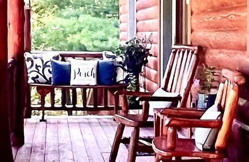 Onekama House | 30 acres, steam sauna, hot tub, 7 beds, sleeps 10. We LOVE dogs!