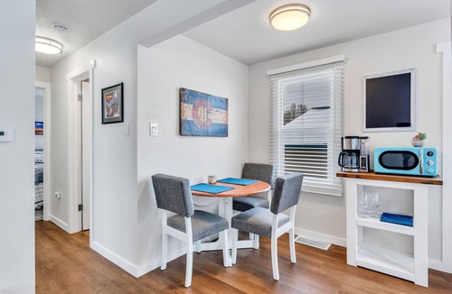 Central Colorado Springs Apartment | 30 Day Stay Comfortable Home Close to Everything