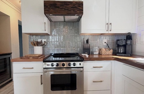 Seacrest Cottage | 30A Cottage Escape | 5 min to beach | Cart & Bikes