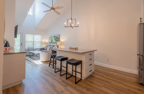 Delavan Lake Condo | 316 - Beautiful One Bedroom Condo Suite