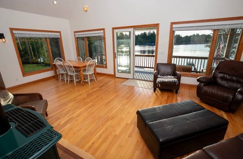 Lake Cottage | 336) Lake house with lake toys!