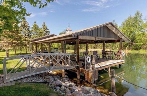 Walker House | 36 acres on Leech lake!