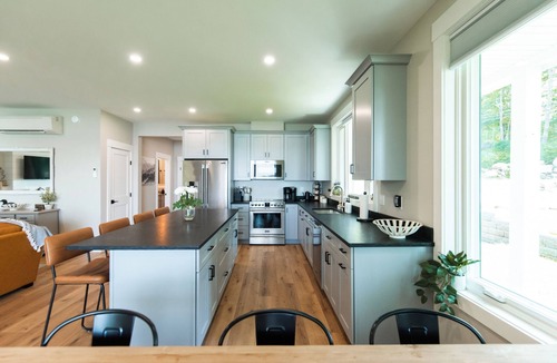 South Casco House | 37(A) Shore Rd, Raymond ME- Loon Lodge