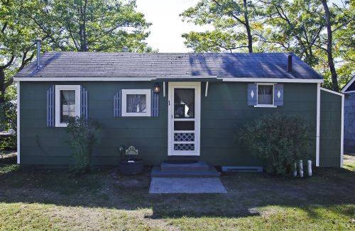 Carp Lake Cabin | 39 m² Cabin ∙ 2 bedrooms ∙ 6 guests