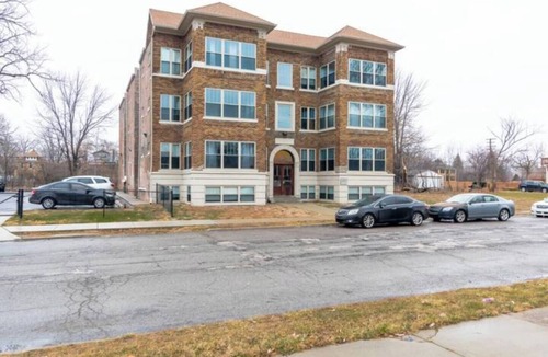 Detroit Apartment | 3BD with Sunroom, WiFi and Gated Parking