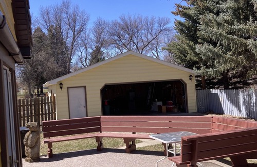 Nashua House | 3BDRM Home in Historic Fort Peck, walk to Summer Theatre, Ft. Peck Hotel