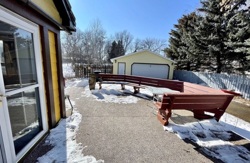 Nashua House | 3BDRM Home in Historic Fort Peck, walk to Summer Theatre, Ft. Peck Hotel