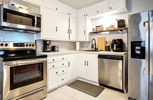 Central Oklahoma City Apartment | 3BR 4 mins from OCU, sleeps 8 — convenient base groups come back to #C1