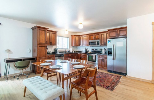 Fargo House | 3BR | 7 minutes to Sanford, Fenced Yard, Games
