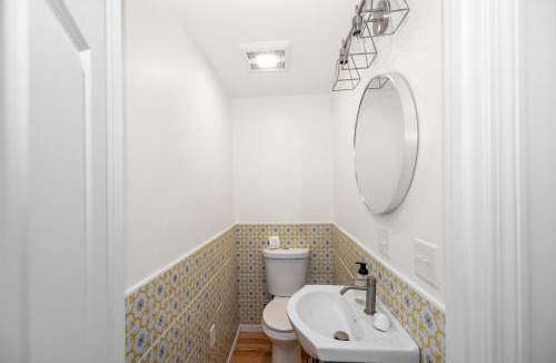 Scarborough House | 3BR Beach House, Walk to Sand & Sea
