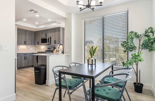Desert Paradise Estates Apartment | 3BR CozySuites Kierland Commons with pool #12