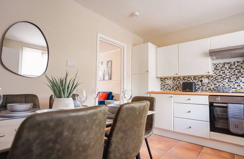Clydebank Apartment | 3BR Flat By Caledonia Luxe Stays Short Lets Agency