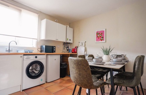 Clydebank Apartment | 3BR Flat By Caledonia Luxe Stays Short Lets Agency