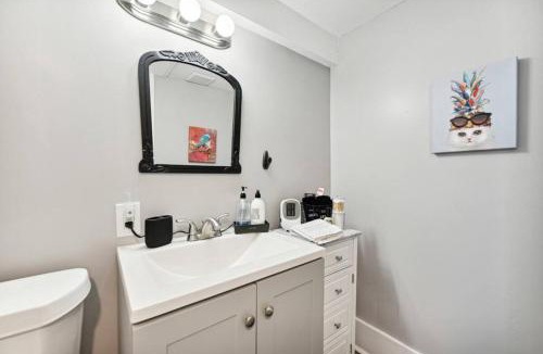 Youngstown Apartment | 3BR home in Lorain near Lake Erie & Cedar Point