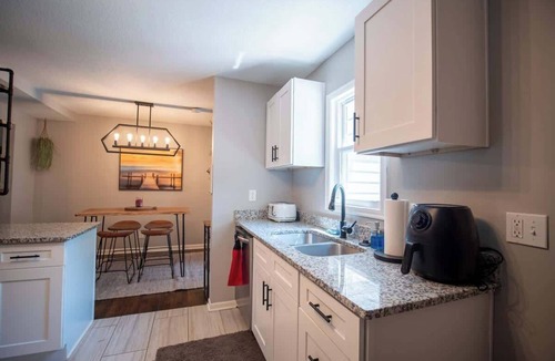 Rosedale House | 3BR Home modern and queen beds