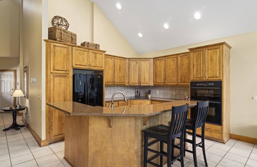 Nisswa House | 3BR Townhome | Beach Access & Pontoon Rentals