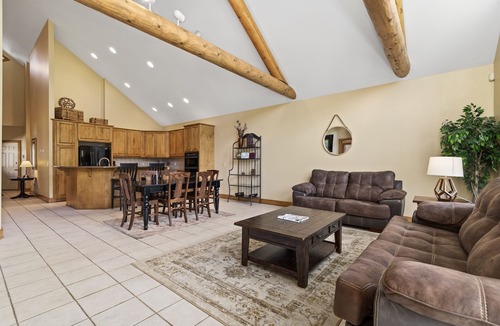 Nisswa House | 3BR Townhome | Beach Access & Pontoon Rentals