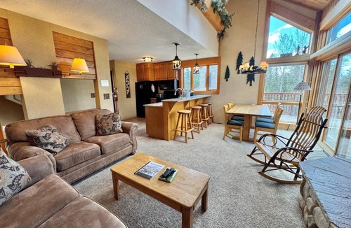 Lutsen House | 3BR Townhome Ski In Ski Out Pool Hot Tub