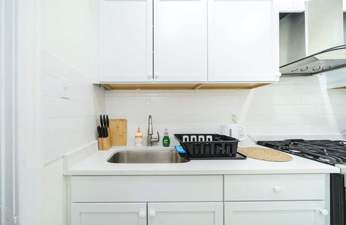 Worcester Apartment | 4/1 - 3BR Worcester - Cozy Apartment Near Clark Uni