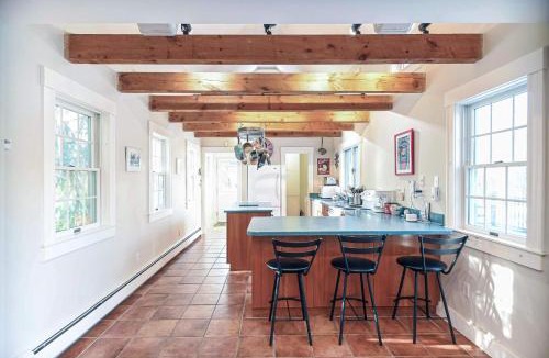 Wells House | 4 BDR with Private Hot tub Backyard and Deck