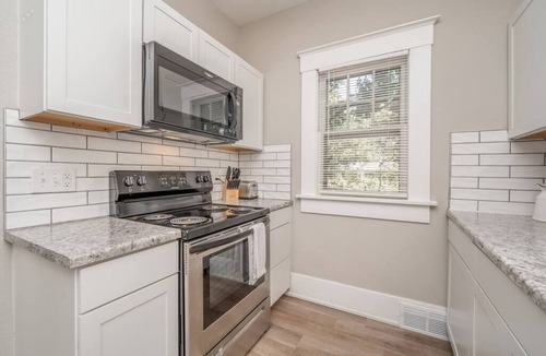 Wichita House | 4 Bed 2 Bath Home by College Hill and Hospitals