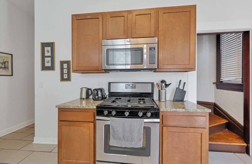 Victorian Village House | 4 Bed 2 Bath Townhouse - Goodale Park