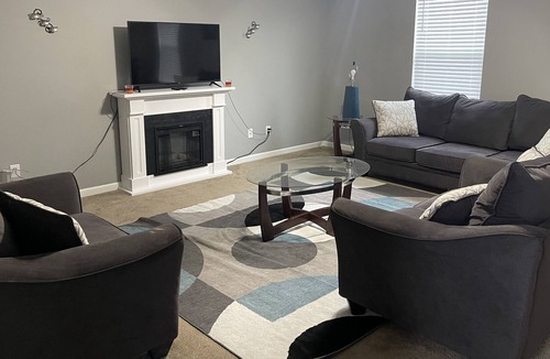 Maxwell House | 4 Bed/3 bath Geist Home just minutes away from Geist Reservoir