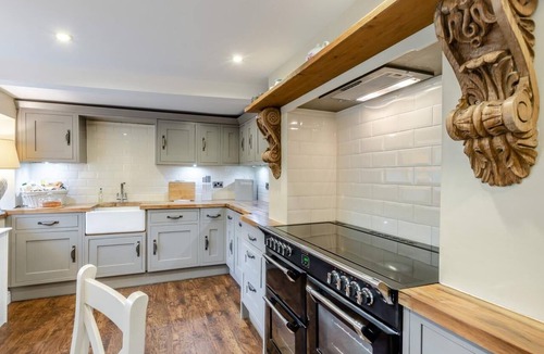 Middleham Cottage | 4 Bed in Leyburn (oc-83260)