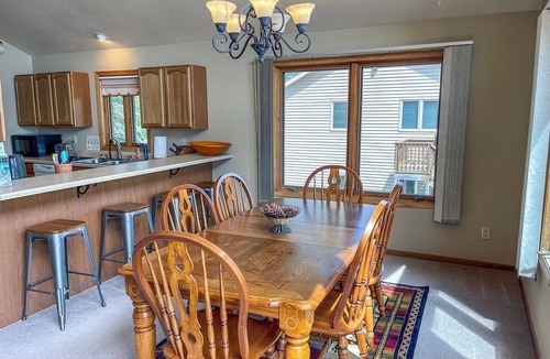 Tomahawk House | 4 Bedroom, 2 Bath Upper and Lower Sleeps 14