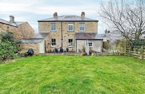 South Charlton Cottage | 4 bedroom accommodation in Christon Bank, near Embleton